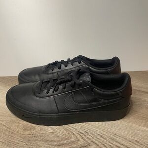 Nike Men's Court Shot All-Black Sneakers size 11